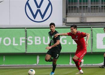 بمشاركة مرموش فولفسبورج يزيد أوجاع شالكه برباعية في الدوري الألماني