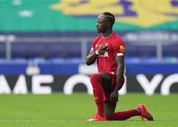 فيديو لقطة طريفة من ساديو ماني قبل بداية مباراة ليفربول وإيفرتون