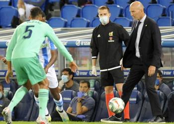 زيدان تتحدثون فقط عن التحكيم كما لو أننا لا نقدم شيئ ا