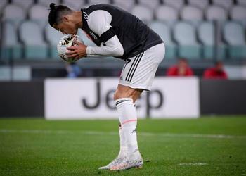 فيديو رونالدو يسجل هدف تقدم يوفنتوس أمام بولونيا من ركلة جزاء