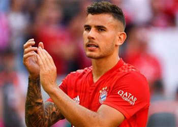 ديشامب ينصح مدافع بايرن ميونخ بعد اهتمام باريس سان جيرمان بضمه