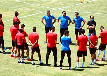بالصور مران الأهلي تدريبات بدنية للمجموعة الثانية وحمدي فتحي يواصل التأهيل