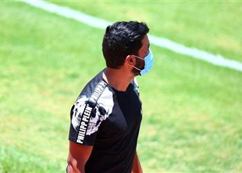 بسبب التأخير مدرب الأهلي يعاقب صالح جمعة في المران الأول بعد العودة