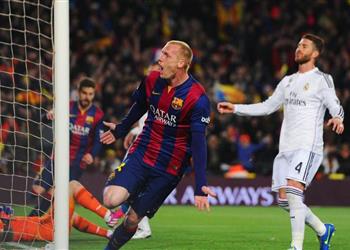 الإصابة تجبر مدافع برشلونة السابق على الاعتزال