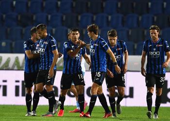 فيديو أتلانتا يقلب الطاولة على لاتسيو بثلاثية ويمنح يوفنتوس هدية في سباق الدوري الإيطالي