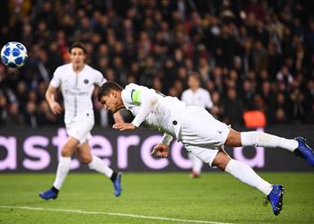 تياجو سيلفا يتخذ قرار ا من أجل اللعب في الدوري الإنجليزي