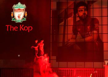 ليفربول ي حقق إنجاز ا تاريخي ا بعد التتويج بالدوري الإنجليزي