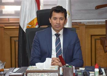 وزير الرياضة ي هنئ محمد صلاح على تتويج ليفربول بالدوري الانجليزي