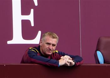 مدرب تريزيجيه والمحمدي تقارير دين سميث مهدد بالإقالة من أستون فيلا