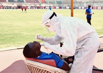 صور لاعبو الأهلي يخضعون للمسحة الثانية للكشف عن كورونا