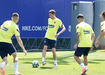 مران برشلونة عودة روبيرتو وغياب آرثر في بداية الاستعداد لـ أتلتيكو مدريد