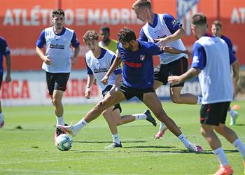 غائب واحد عن تدريبات أتلتيكو مدريد قبل صدام برشلونة في الدوري الإسباني