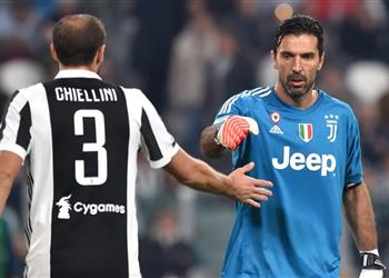 رسمي ا يوفنتوس يجدد عقدي بوفون وكيليني حتى 2021