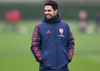 تقارير مانشستر يونايتد يسعى لإنقاذ لاعب آرسنال من جحيم أرتيتا