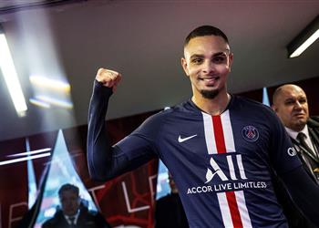 رسمي ا باريس سان جيرمان يحتفظ بخدمات كورزاوا حتى 2024