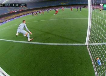 فيديو خبير تحكيمي يوضح مدى صحة إعادة ركلة جزاء أتلتيكو مدريد أمام برشلونة