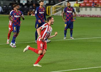 فيديو ساؤول يسجل مجدد ا من ركلة جزاء ويعادل النتيجة لـ أتلتيكو مدريد أمام برشلونة