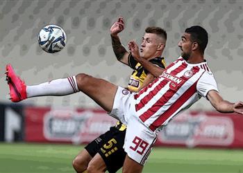 كوكا بعد الفوز بالدوري اليوناني أولمبياكوس لم يتغير ويوسف العربي آلة تهديفية