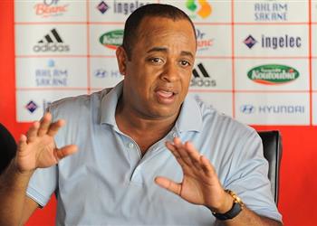 م نافس الأهلي رئيس الوداد يوبخ لاعبيه ويهددهم بعقوبات مالية