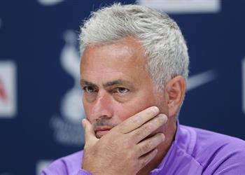 مورينيو يتغنى بـ هاري كين ويلمح لتجديد عقد نجم توتنهام