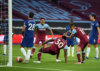 فيديو تشيلسي يخسر في الوقت القاتل أمام وست هام بثلاثية في الدوري الإنجليزي