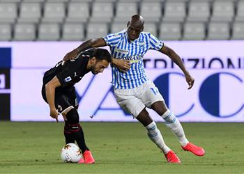 بالفيديو بهدف عكسي ميلان يخطف تعادلا قاتلا أمام سبال