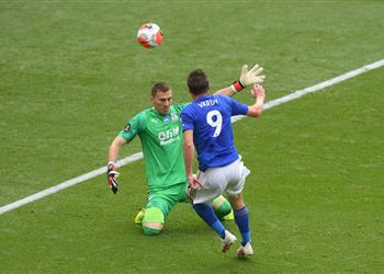 فيديو فاردي يسجل ثنائية ويقود ليستر سيتي للفوز أمام كريستال بالاس في الدوري الإنجليزي