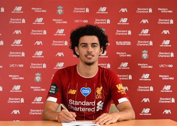 رسمي ا ليفربول يعلن تجديد عقد كورتيس جونز