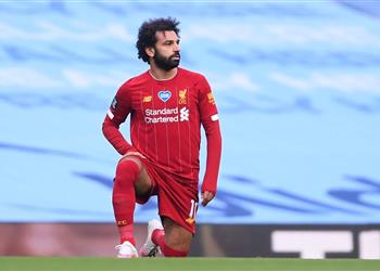 صحفي أيرلندي يسلط الضوء على مشاركة محمد صلاح أمام أستون فيلا يوم وفاة عمته