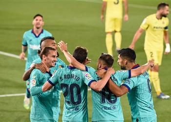 فيديو ميسي يبدع ويقود برشلونة لتخطي فياريال ومواصلة م طاردة ريال مدريد في صراع الليجا