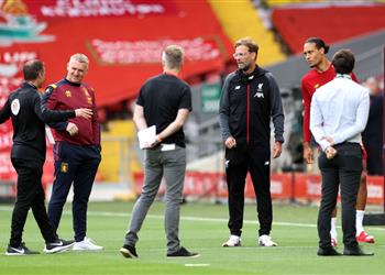 مدرب أستون فيلا أشعر بخيبة أمل ولن أشكر كلوب على تغييرات تشكيل ليفربول