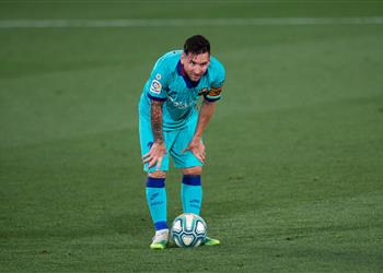 بالفيديو الـ VAR يحرم ميسي من هدف برشلونة الرابع أمام فياريال