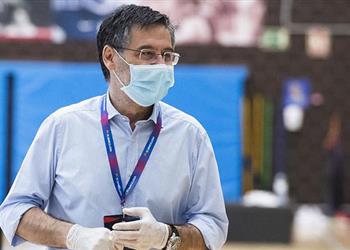 رئيس برشلونة ميسي قال إنه سينهي مسيرته هنا وشائعات رحيل سيتين كاذبة