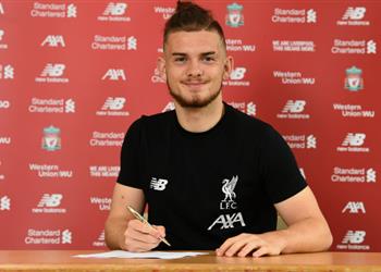 رسمي ا ليفربول يوقع أول عقد احترافي مع هارفي إليوت