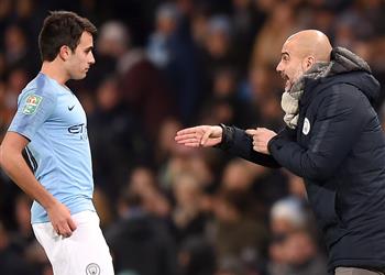 جوارديولا يعلق على اهتمام برشلونة بضم جارسيا