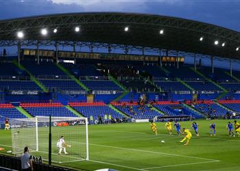 بالفيديو في 3 دقائق طرد فاتي ولوزانو في مباراة برشلونة وإسبانيول