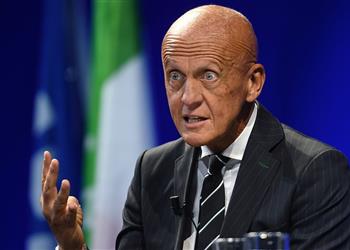 فيفا يتخذ قرار ا جديد ا بشأن تقنية الـVAR