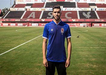 صورة أزارو يشارك الأهلي احتفالية التتويج بالدوري فى بتروسبورت