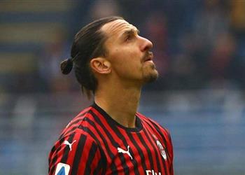 إبراهيموفيتش يفتح النار على ميلان لم أتواجد للعب الدوري الأوروبي وستفقدوا المشجعين برحيلي