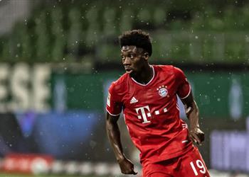 مدربه السابق ألفونسو ديفيز يمكنه أن يصبح أسطورة في بايرن ميونخ