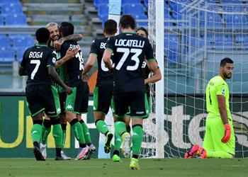 لاتسيو يواصل السقوط بخسارة جديدة أمام ساسولو ويقرب الدوري الإيطالي من يوفنتوس