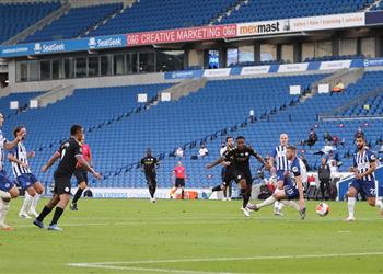 ستيرلينج يتخطى رقم توريه مع مانشستر سيتي بهدفه أمام برايتون في الدوري الإنجليزي