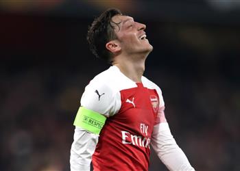 بعد استمرار غيابه أرتيتا يثير الغموض بشأن مستقبل أوزيل في آرسنال