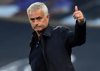 مورينيو يغلق الباب أمام رحيل لاعب توتنهام إلى برشلونة