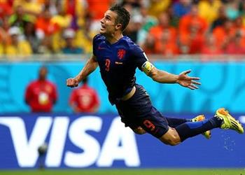 فان بيرسي يتجاهل رونالدو وميسي هذا اللاعب يستحق الكرة الذهبية وماني ثالث ا