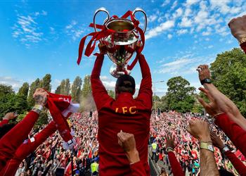 كلوب يعد جماهير ليفربول سنحتفل بلقب الدوري الإنجليزي بطريقة مجنونة ولو بعد أشهر