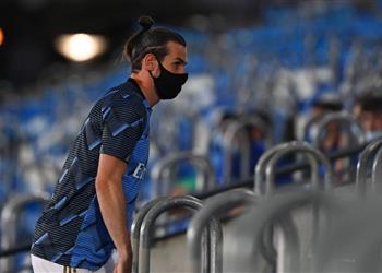 صور جاريث بيل يواصل عاداته الغريبة على مقاعد بدلاء ريال مدريد
