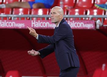 زيدان يحقق إنجاز ا لأول مرة في مسيرته بعد انتصار ريال مدريد على غرناطة