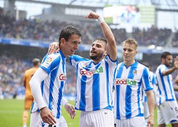 جناح ريال سوسييداد يشعل الصراع بين قطبي مانشستر في الصيف