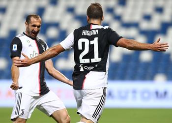 بالفيديو بيانيتش يصنع هدف ا ثاني ا وهيجواين يسجل لـ يوفنتوس أمام ساسولو